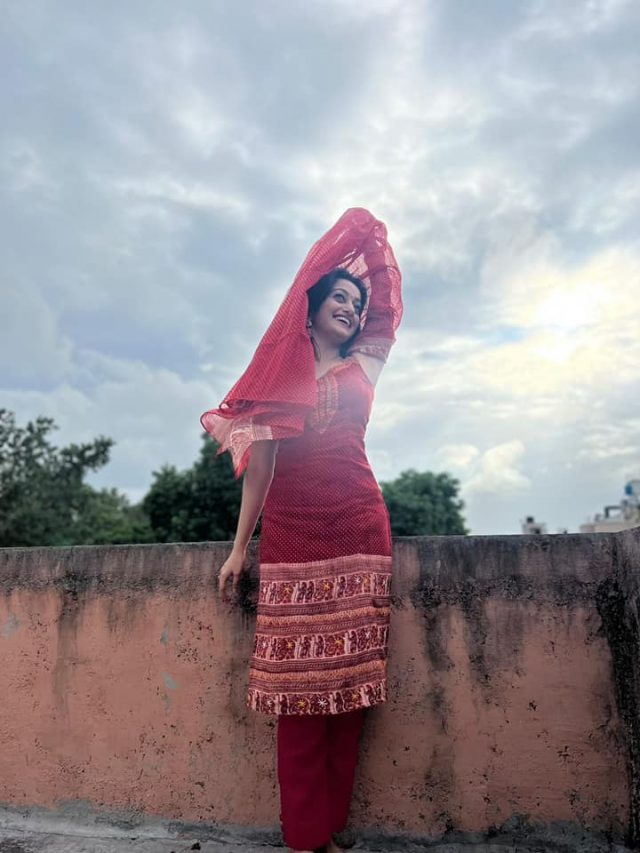 Manasi Naik : मानसीच्या लाल रंगाच्या ड्रेसमधील फोटोशुटने वाढवलं सोशल मीडियाचं तापमान
