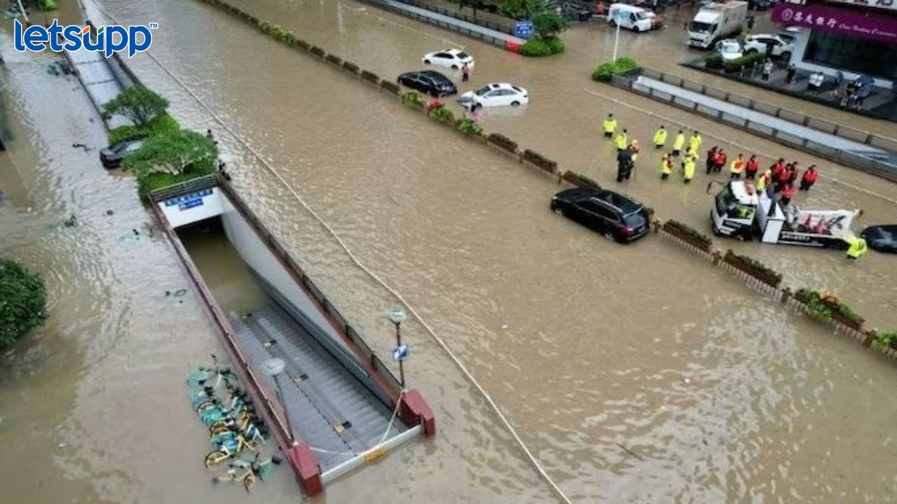 China : बिजींगमध्ये पावसाचा कहर; 20 जणांचा मृत्यू; मेट्रो-रेल्वे बंद, विमानांची 400 उड्डाणं रद्द