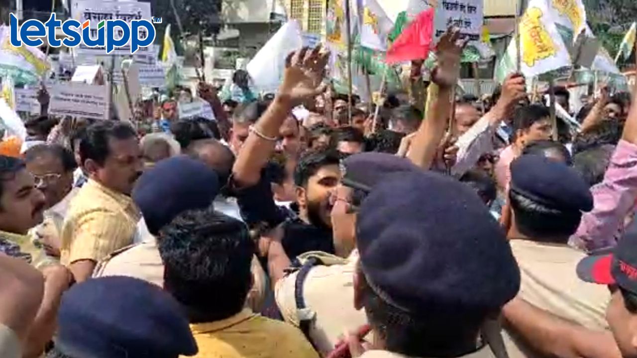 वेगळ्या विदर्भासाठी फडणवीसांच्या घरावर लॉग मार्च, आक्रमक विदर्भवाद्यांना ताब्यात घेतलं Nagpur News