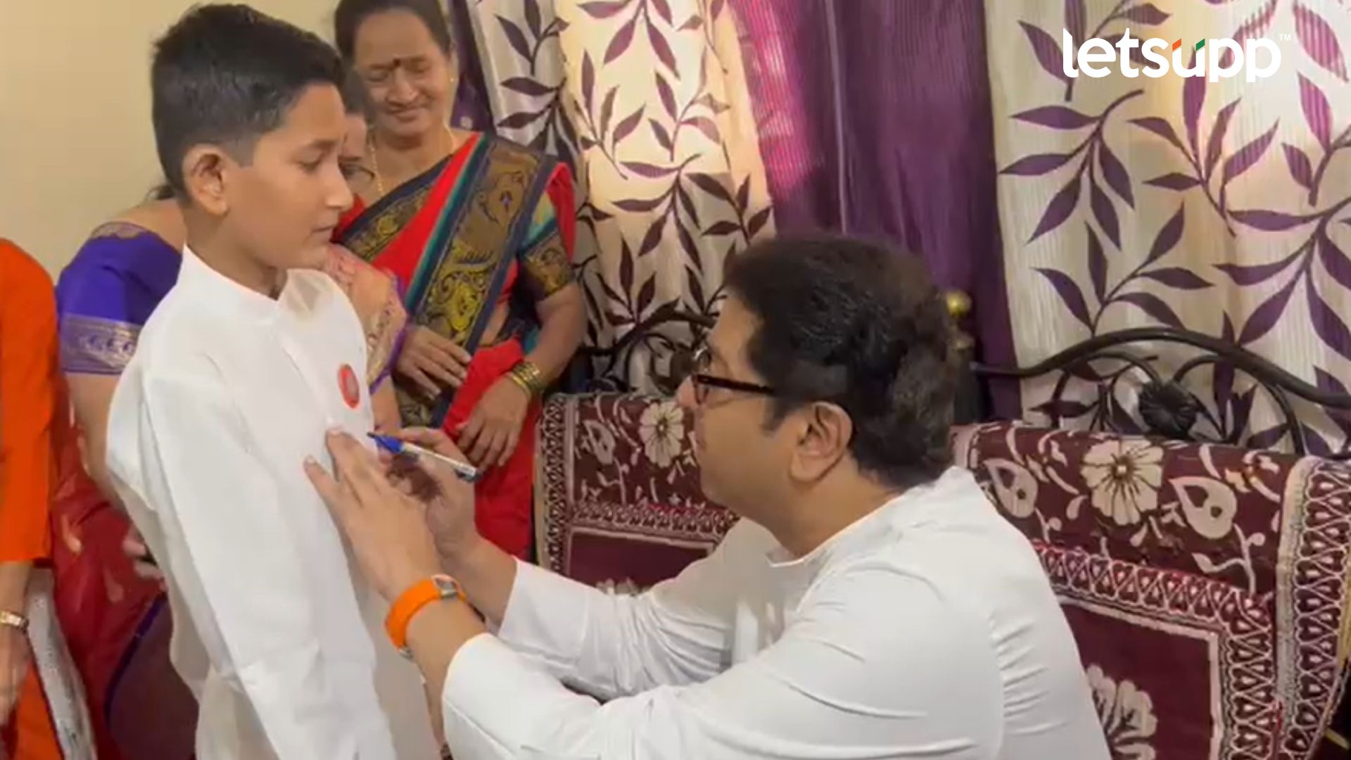 कार्यकर्त्याचा मुलगा दुर्धर आजाराने ग्रस्त; गल्ली बोळातून वाट काढत राज ठाकरे चिमुकल्याच्या भेटीला Raj Deshpande Raj Thackeray