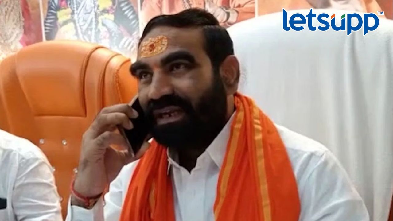 …तर कंडक्टरला पायाखालीच तुडवीन; विद्यार्थींनींच्या तक्रारीनंतर आमदार संतोष बांगर संतापले Santosh Bangar