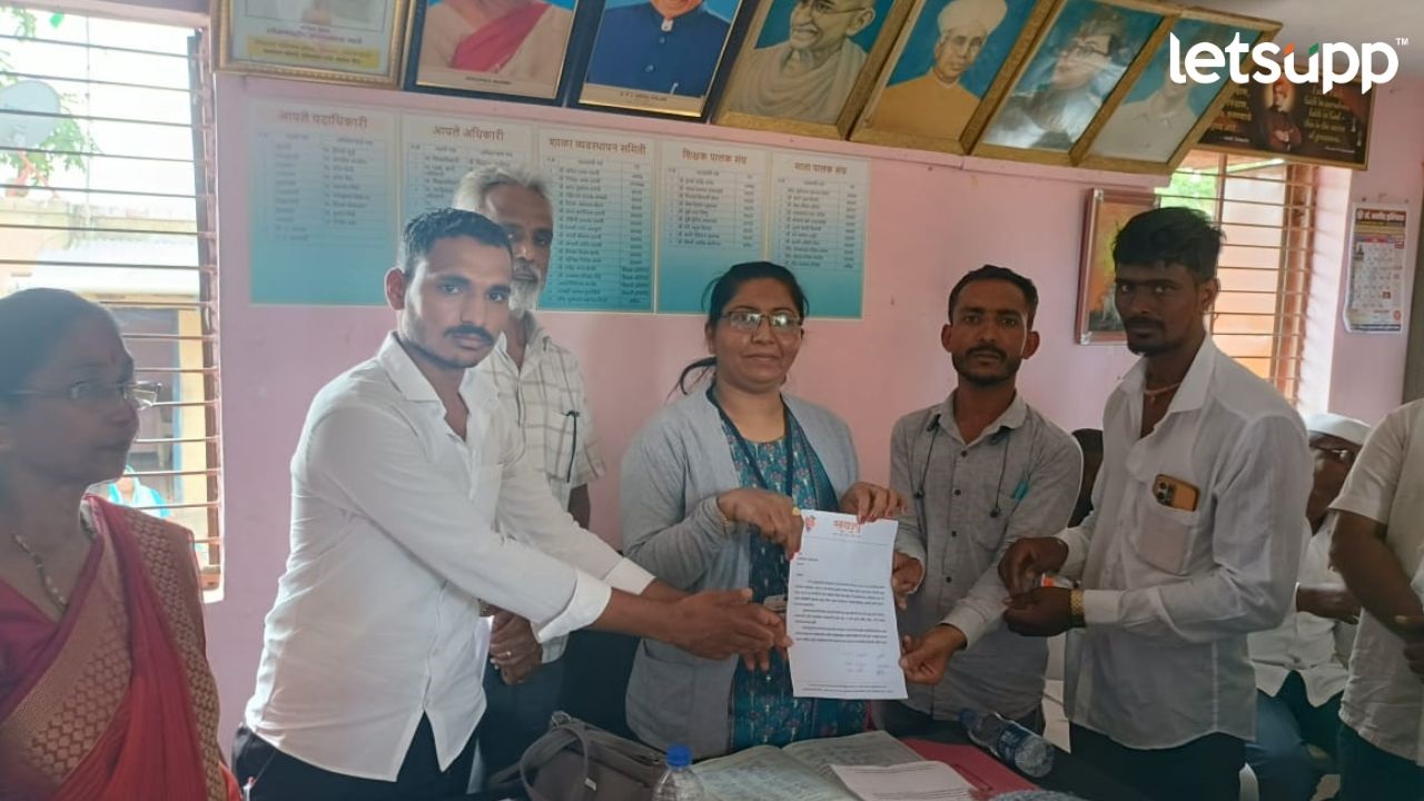 शालेय पोषण आहारात पुन्हा आढळल्या अळ्या, ‘या’ शाळेतील धक्कादायक प्रकार Sonewadi