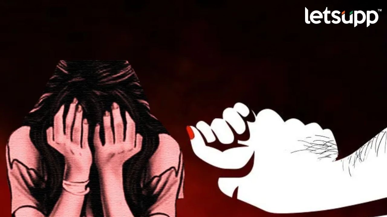 Ahmednagar : धक्कादायक! परिक्षेत चांगल्या गुणांची ऑफर देत प्राध्यापकाची विद्यार्थिनीकडे अश्लील मागणी Ahmedngar : धक्कादायक! परिक्षेत चांगल्या गुणांची ऑफर देत प्राध्यापकाची विद्यार्थिनीकडे अश्लील मागणी