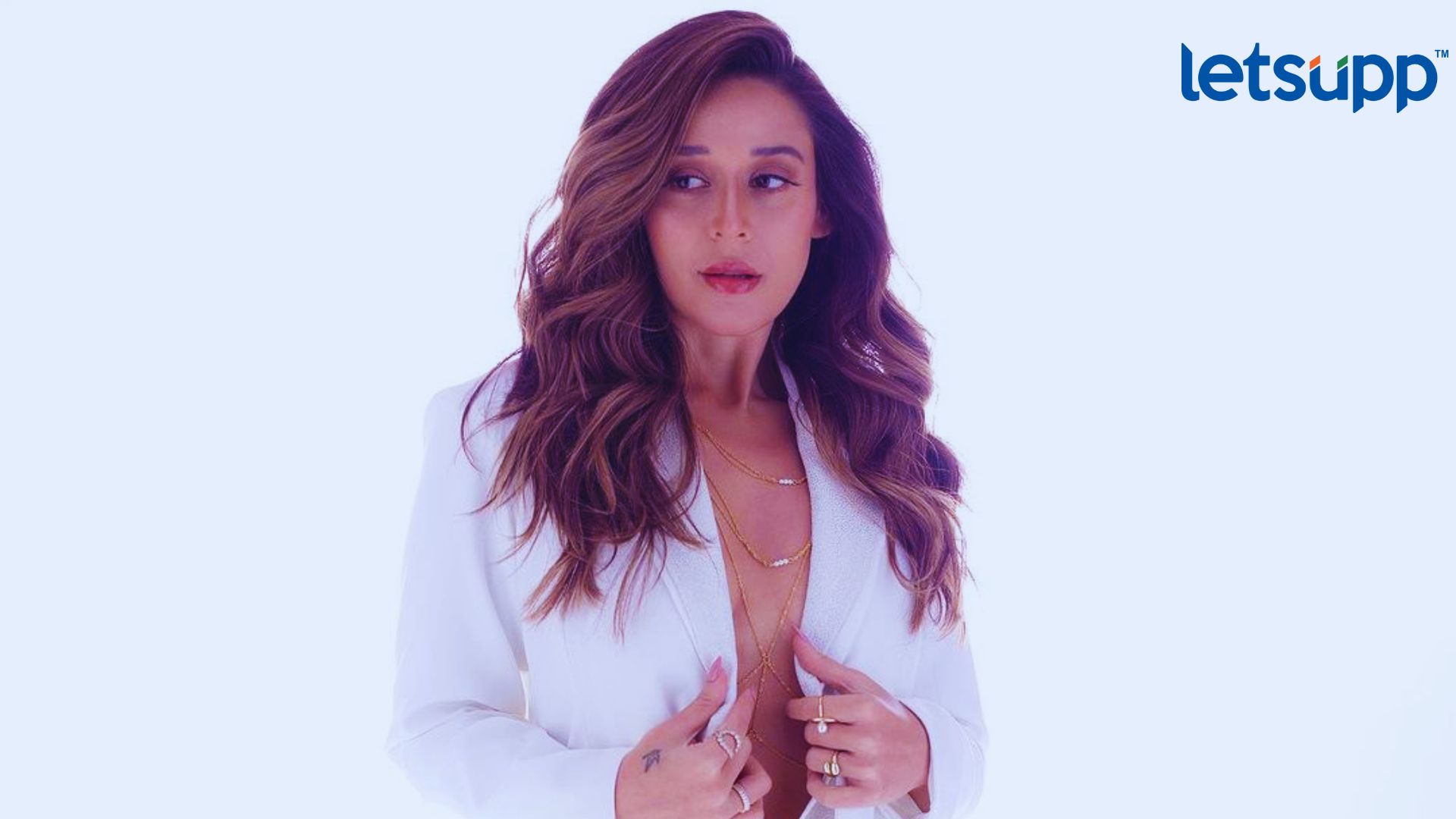 Krishna Shroff: हॉट अन् सिझलिंग… व्हाईट आउटफिटमध्ये कृष्णा श्रॉफचा ग्लॅमरस अंदाज Krishna Shroff चा व्हाईट ड्रेसमध्ये बोल्ड आणि बिनधास्त अंदाज; पाहा फोटो