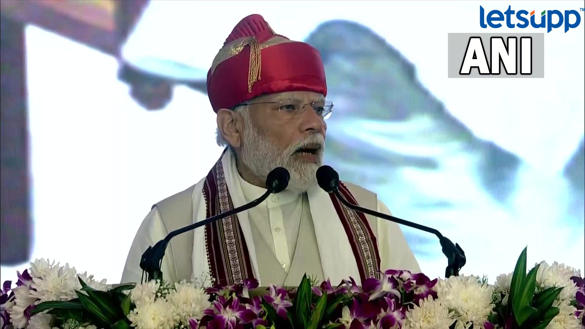 सत्ता येते अन् जाते पण समाज, देश इथेच राहतो; पंतप्रधान मोदींचा मराठीतून टोमणा… Letsupp Image (50)