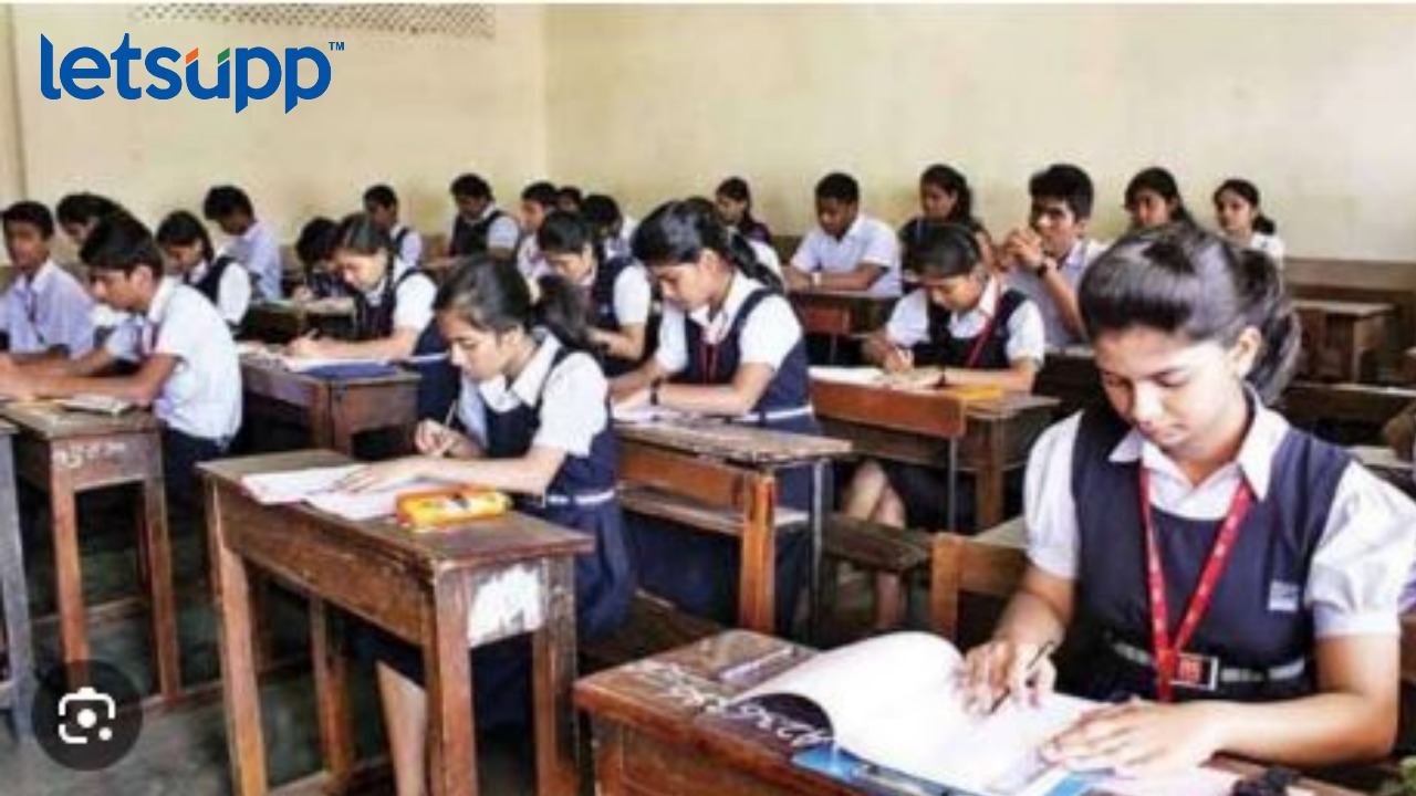 दहावी-बारावीच्या परिक्षा कधी होणार? राज्य मंडळाकडून संभाव्य वेळापत्रक जाहीर… Polotno (3)