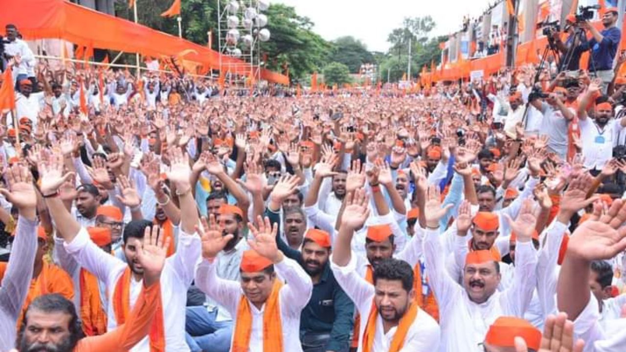 Ahmednagar News : हजारोंच्या उपस्थितीत राहुरीत हिंदू जनआक्रोश मोर्चाचा ‘आवाज’ घुमला! Rahuri March