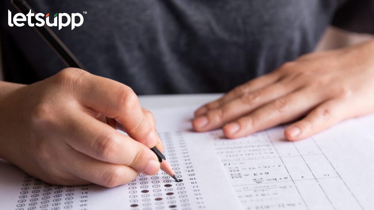Marine Department Exam : परीक्षा केंद्रात नाहीतर हॉटेलमध्ये बसून दिली परीक्षा; 22 जणांवर गुन्हा भावी प्राध्यपकांसाठी आनंदाची बातमी! नेट प्रमाणे सेटही वर्षातून दोनदा होणार