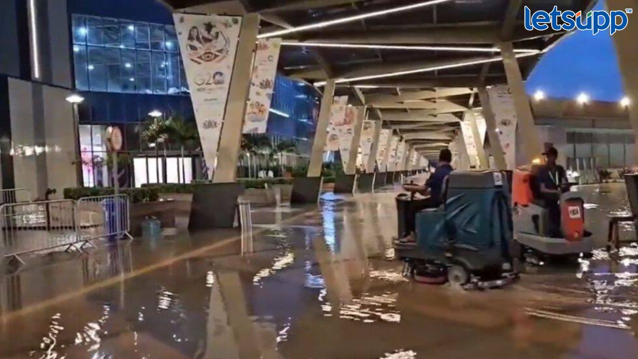 G20 Summit Video : भारत मंडपममध्ये साचले पाणी? कॉंग्रेसकडून जोरदार टीका; ‘विकास तरंगतो…’ Ramdas Athwale Poem Opposing Is The Fashion Of Congress (7)