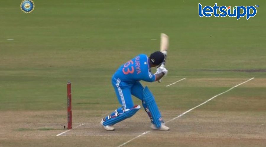 IND vs AUS : Video  सुर्याने धू धू धुतलं… चार चेंडूत हाणले सलग 4 षटकार Suryakumar Yadav