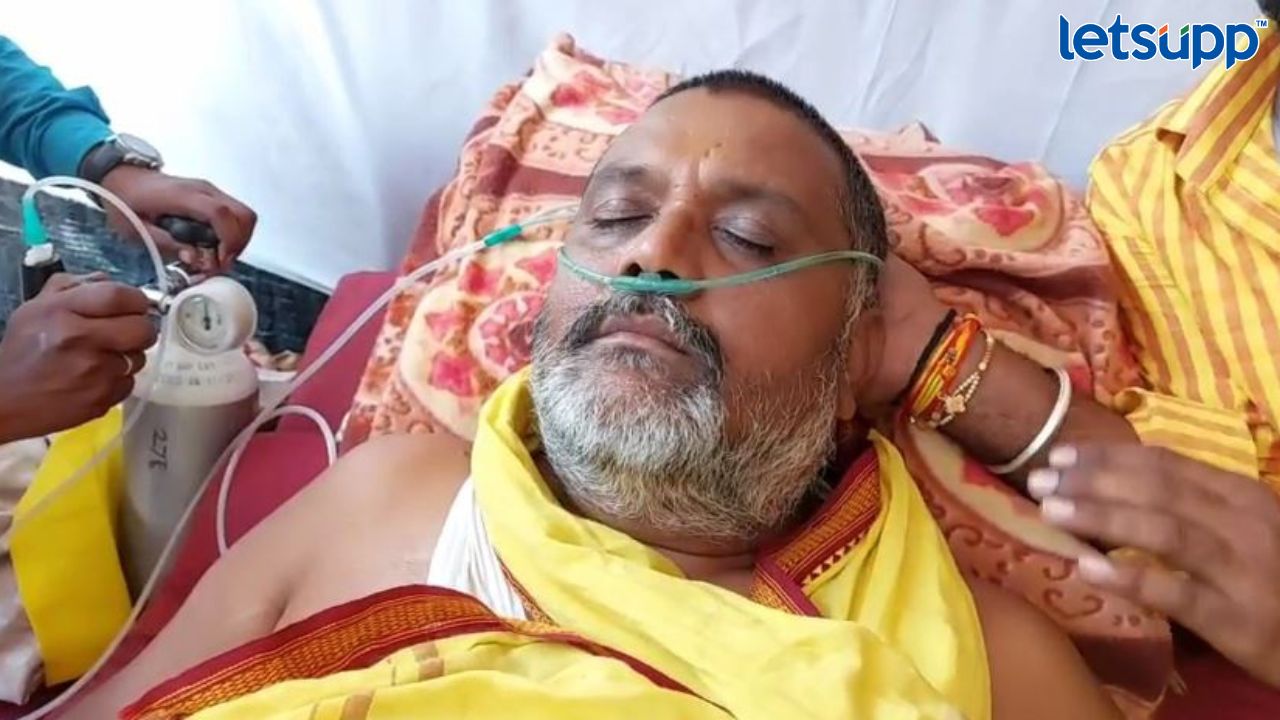 Dhangar Reservation : चौंडीतील उपोषणकर्त्याची प्रकृती खालावली, उपोषणास्थळीच ऑक्सिजन लावले… Untitled Design (3)