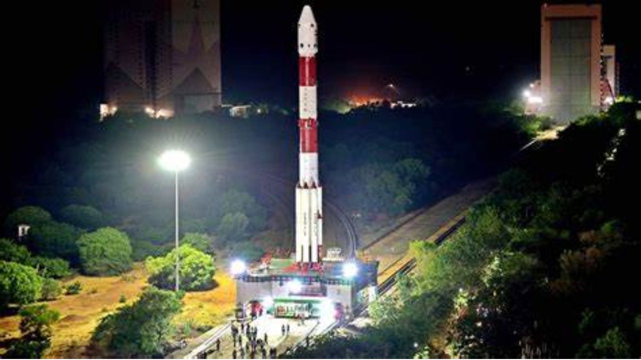 Aditya L1 Mission : चंद्रानंतर सूर्याकडे झेप! आदित्य L1 चं आज होणार प्रक्षेपण Aditya L1 Mission