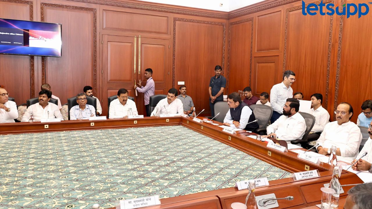 आधी लांडग्याचे पिल्लू म्हटले ! आता पडळकरांनी थेट अजित पवारांसमोरच ठाण मांडले ! Gopichand Padalkar And Ajit Pawar