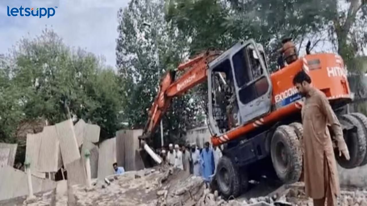 पाकिस्तानात स्फोटानंतर आणखी एक घटना; हल्ल्यात मस्जिद कोसळली, 40 जण अडकले… Polotno (2)