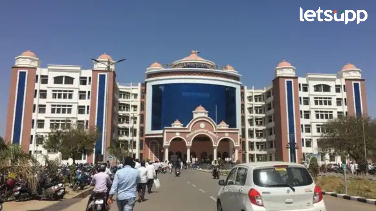 Ahmednagar News : 12 वर्षीय मुलीवर अत्याचाराचा प्रयत्न; आरोपीला 3 वर्षांची शिक्षा 12 वर्षीय मुलीवर अत्याचाराचा प्रयत्न; आरोपीला 3 वर्षांची शिक्षा