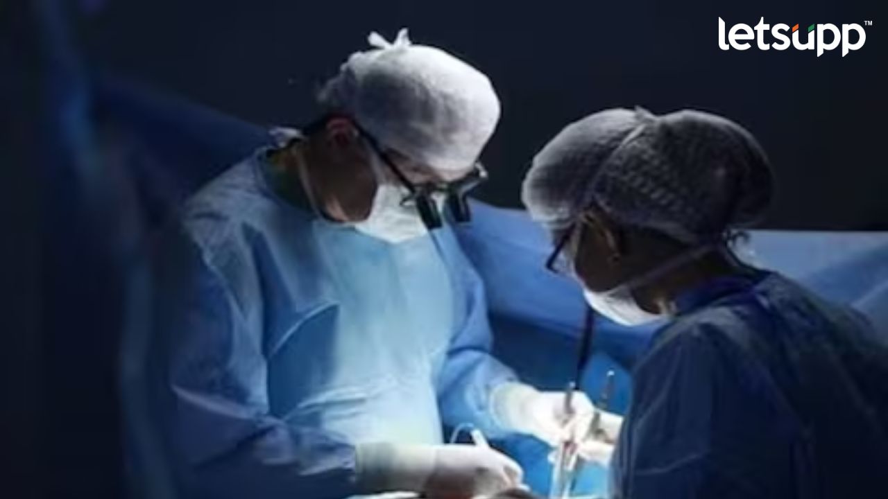 चमत्कारच घडला! कामगाराचा खांद्यापासून वेगळा झालेला हात डॉक्टरांनी पुन्हा जोडला… Aims Hospital