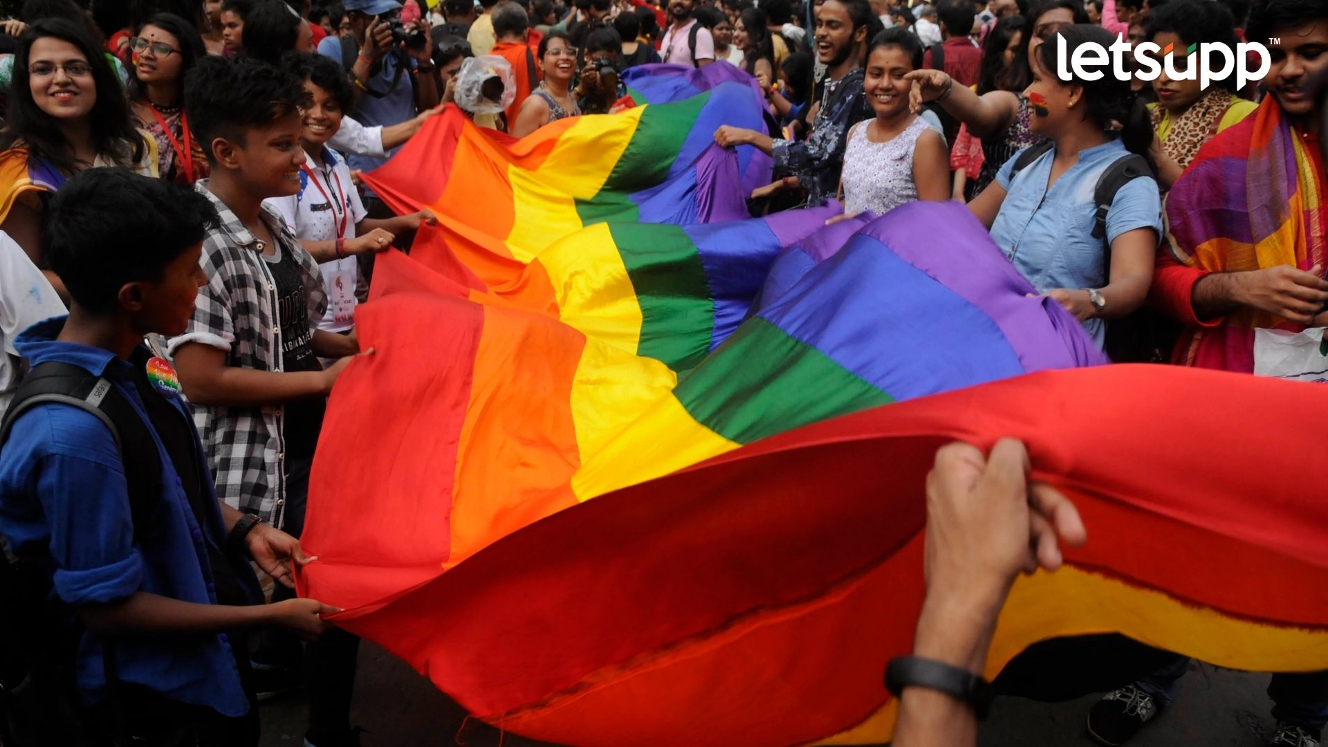 LGBTQ+ समुदाय म्हणजे काय? यात नेमके कोण कोण असते?