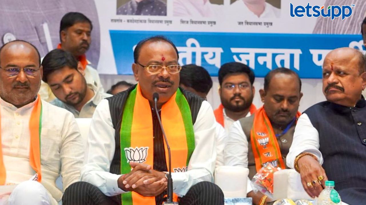 शरद पवारांची विधाने ‘गट’ जिवंत ठेवण्यासाठीच, चंद्रशेखर बावनकुळेंचा चिमटा Chandrasekhar Bawankule