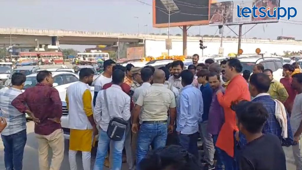 बच्चू कडूंचा ताफा अयोध्येत अडवला, पोलिसांनी सभेलाही नाकारली परवानगी, मग चौक़ातच ठोकलं भाषण