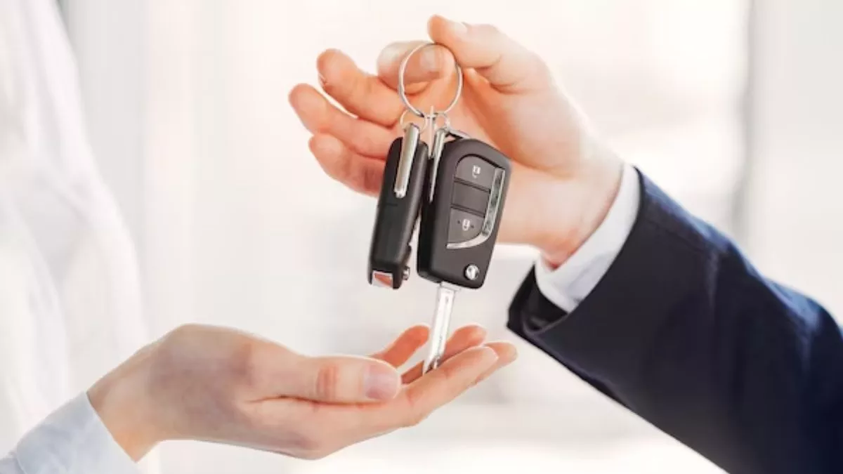 जुनी कार चांगल्या किमतीत विकायची असेल तर या गोष्टी नेहमी लक्षात ठेवा Car