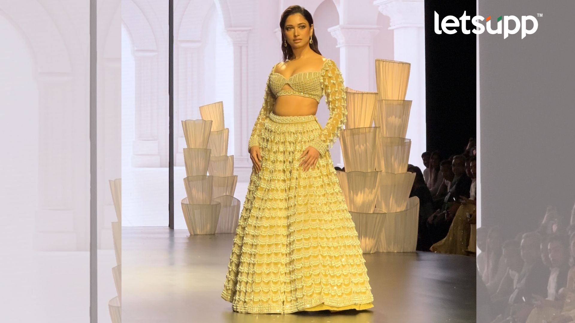Tamannaah Bhatia: तमन्ना भाटियाचा ‘लॅक्मे फॅशन वीक’ मधील अनोखा अंदाज पाहिलात का? Tamannaah Bhatia