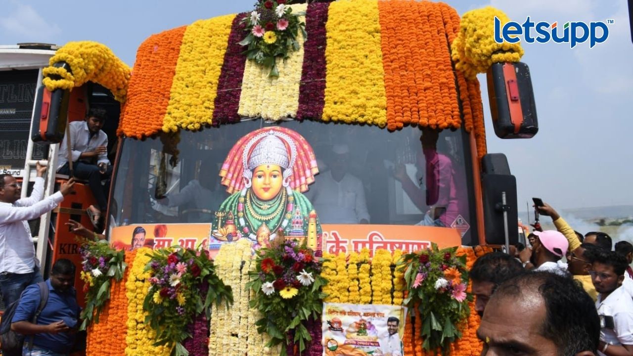 मैं निकला गड्डी लेके… आमदार लंकेंच्या हातात स्टेअरिंग अन् अजितदादा साथीला… Nilesh Lanke Ajit Pawar