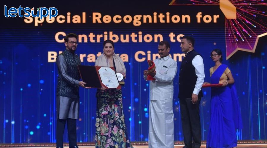 धक धक गर्ल माधुरी दीक्षितचा IFFI मध्ये विशेष पुरस्काराने सन्मान IFFI 2023