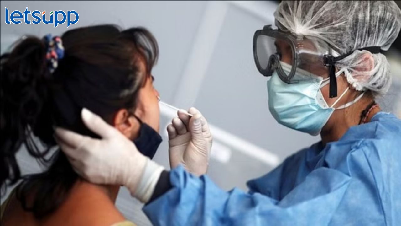 चिंता वाढली! उत्तराखंडमधील दोन मुलांमध्ये आढळली चीनमध्ये पसरलेल्या नव्या आजाराची लक्षणे चिंता वाढली! उत्तराखंडमधील दोन मुलांमध्ये आढळली चीनमध्ये पसरलेल्या नव्या आजाराची लक्षणे