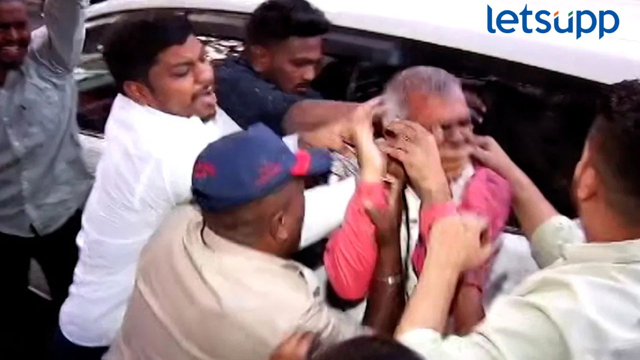 पुण्यात नामदेव जाधवांना काळं फासलं, पवारांवर आरोप केल्यानं राष्ट्रवादी कॉंग्रेस आक्रमक पुण्यात नामदेव जाधवांना काळ फासलं, पवारांवर आरोप केल्यानं राष्ट्रवादी कॉंग्रेस आक्रमक