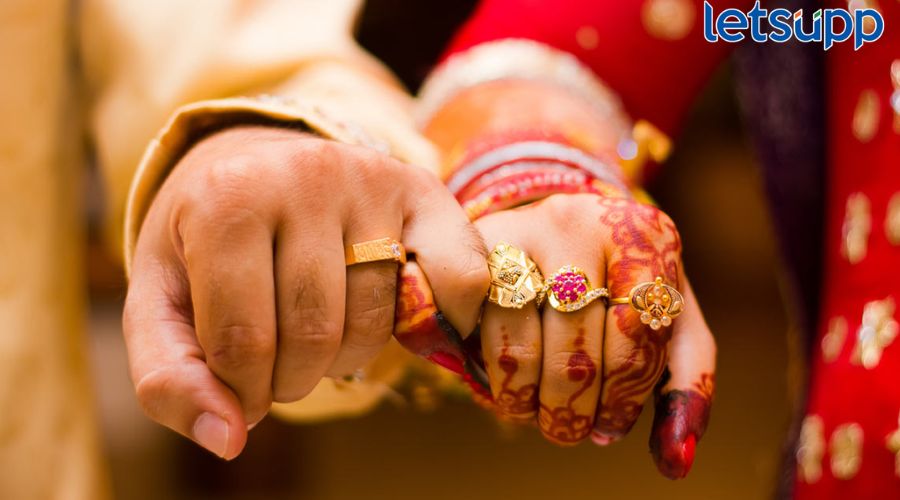 मुलींचे लग्नाचे वय 21 वर्षे होणार, राज्य सरकारकडून समिती स्थापन Marriage Age