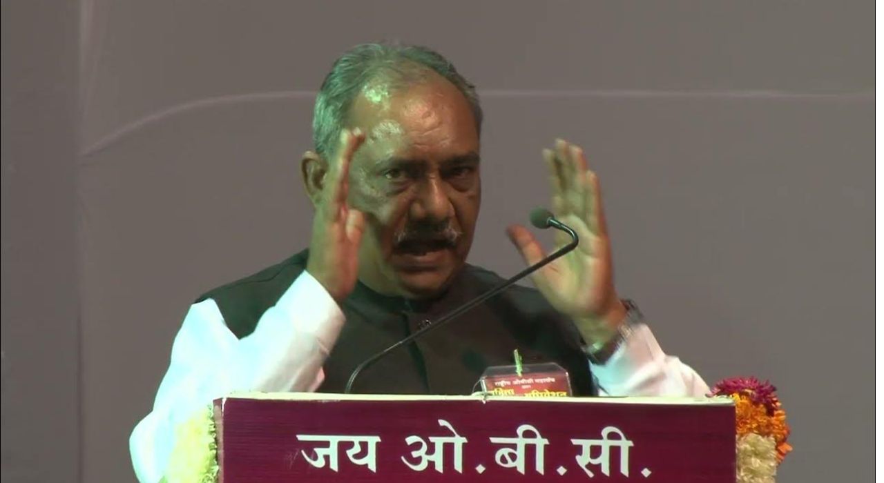 Maratha Reservation : ‘त्या नोंदीही शिंदे समितीने जाहीर कराव्या; बबनराव तायवाडेंची मागणी काय? Maratha Reservation : 'त्या नोंदीही शिंदे समितीने जाहीर कराव्या; बबनराव तायवाडेंची मागणी काय?