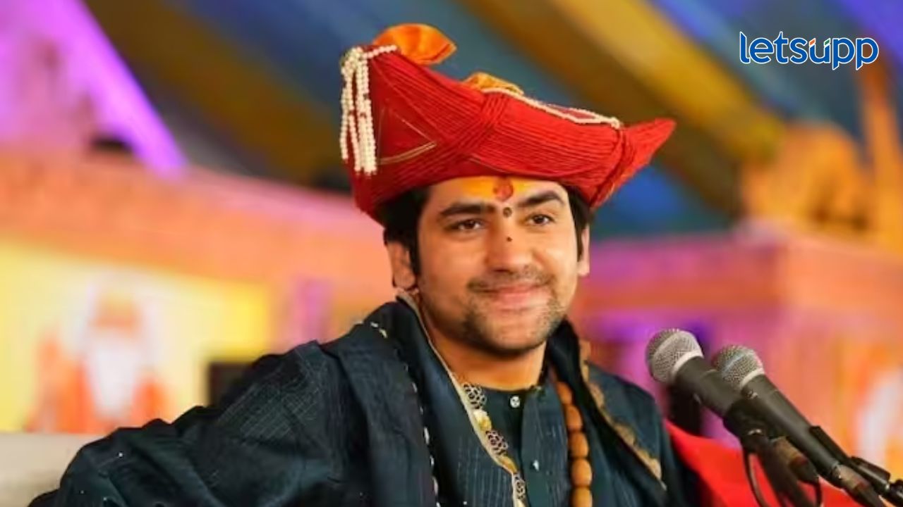 ‘…तर तुमची तिरडी बांधली जाईल’; हिंदुराष्ट्राची मागणी करताना बागेश्वर बाबांचं मोठं विधान धीरेंद्रशास्त्री देहूत तुकाराम महाराजांच्या चरणी; वादग्रस्त वक्तव्यावर पडदा टाकण्याचा केला प्रयत्न