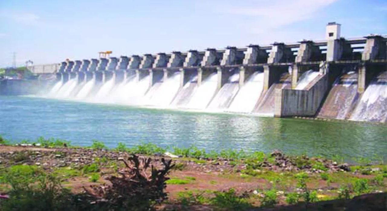 Nashik News : पाण्याचं भांडण थेट कोर्टात! जायकवाडीला पाणी देण्याविरोधात याचिका पाण्याचं भांडण थेट कोर्टात, जायकवाडीला पाणी देण्याविरोधात याचिका
