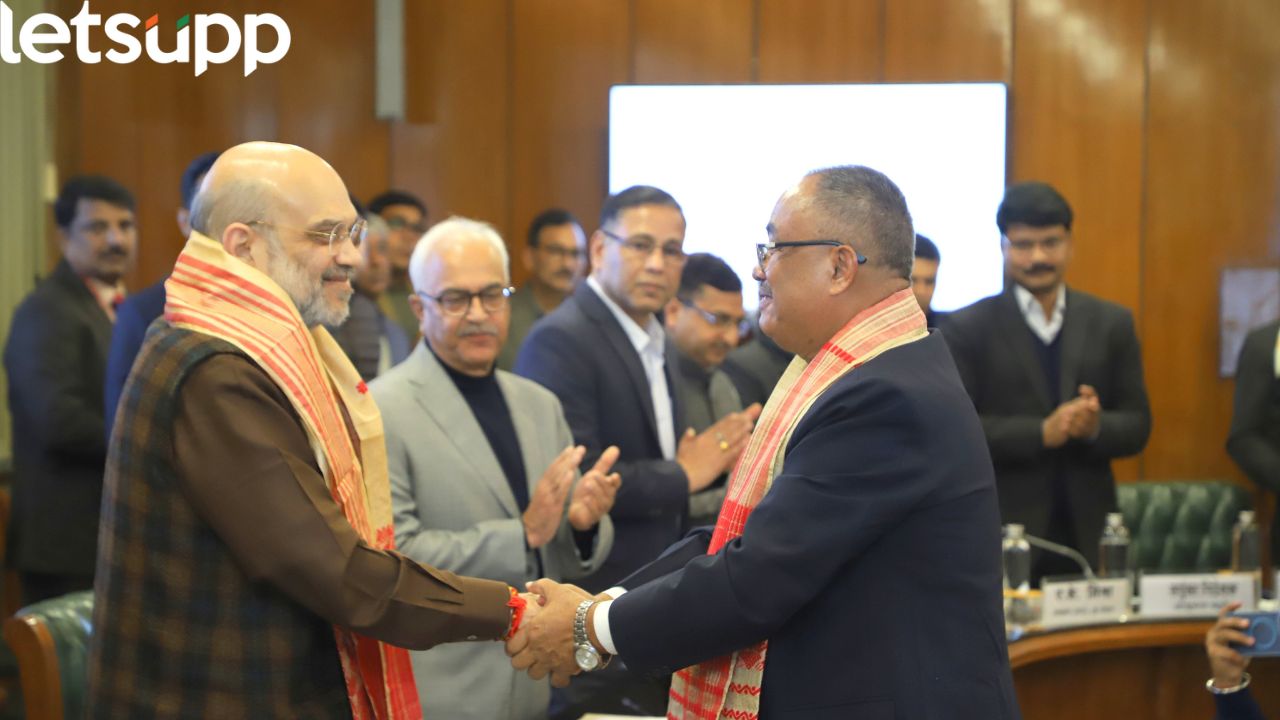 आसाममध्ये आता शांतता ! केंद्र, राज्य सरकार व दहशत पसरविणाऱ्या उल्फामध्ये करार आसाममध्ये आता शांतता ! केंद्र, राज्य सरकार व अतिरेकी संघटना उल्फामध्ये करार