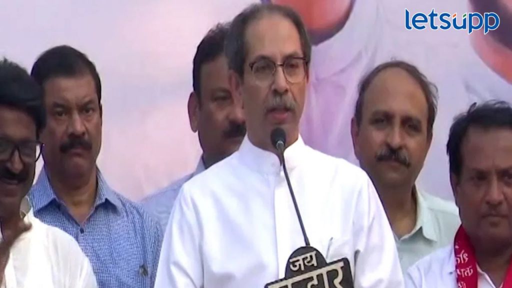 धारावी अदानीच्या घशात घालाल तर चेचून-ठेचून काढू; उद्धव ठाकरेंचा फडणवीसांना इशारा