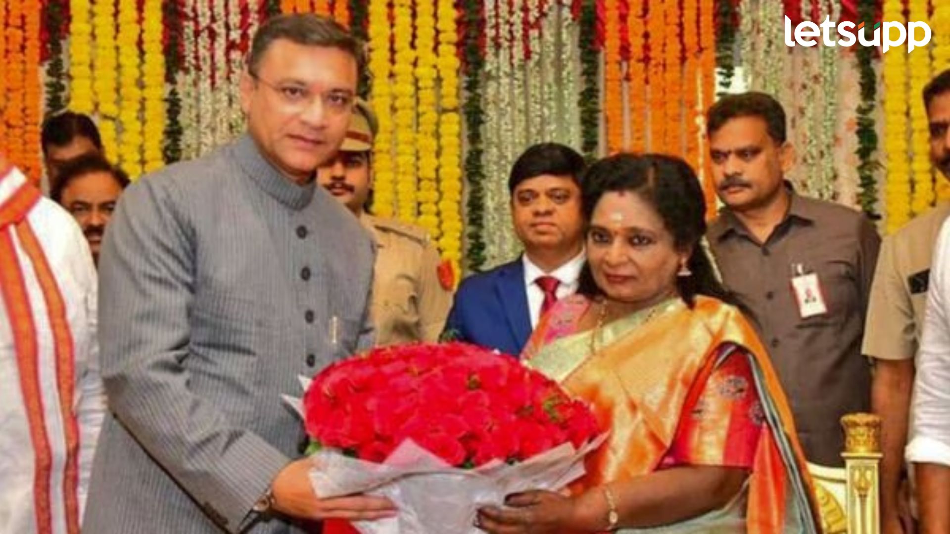ओवेसींची प्रोटेम स्पीकर म्हणून नियुक्ती : तेलंगणात राजकीय वादळ, भाजपचे राज्यपालांना पत्र Akbaruddin Owaisi