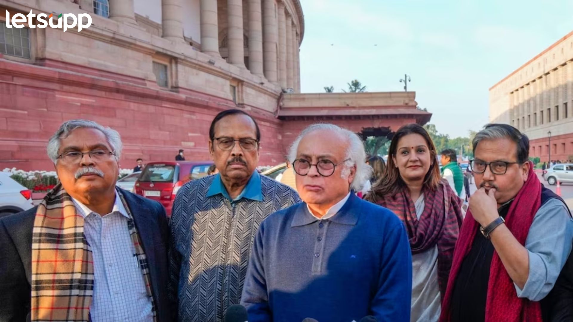 Parliament winter session : चार दिवसांत तब्बल 92 खासदारांचे निलंबन; विरोधकांची नेमकी मागणी काय? 92 MPs suspended in four days