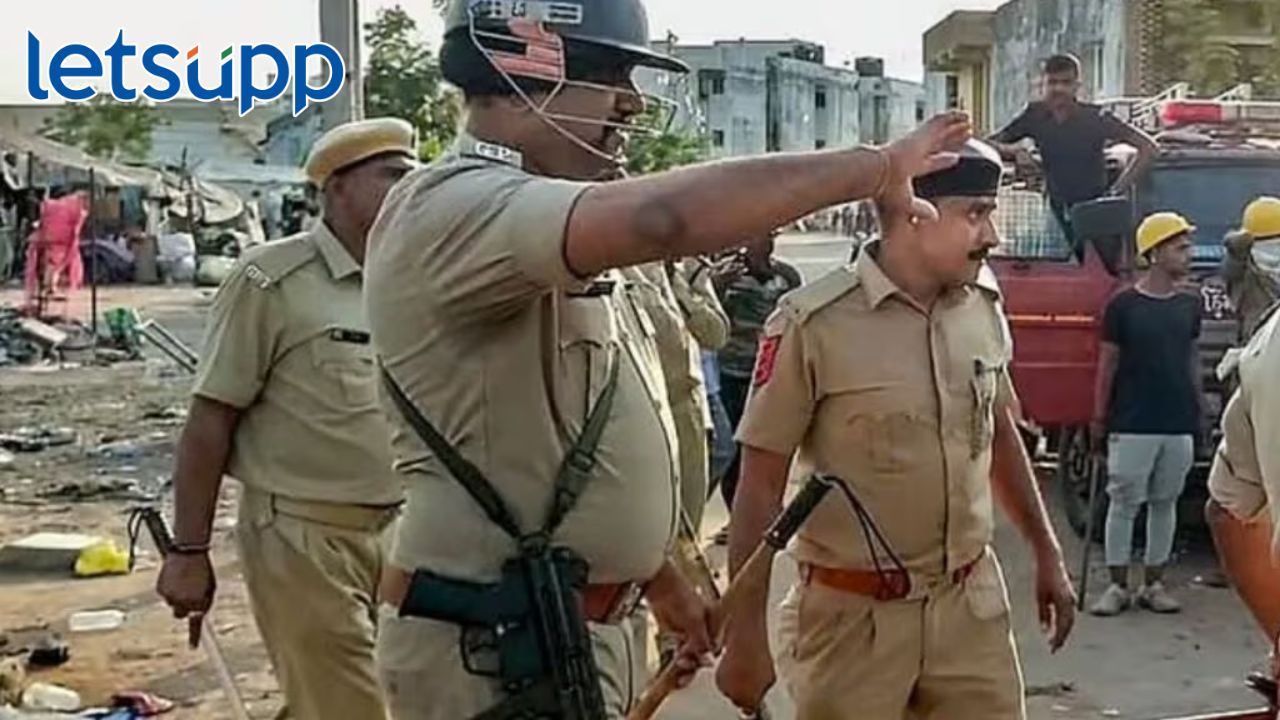गुजरातमध्ये रामाच्या मिरवणुकीवर दगडफेक, प्राणप्रतिष्ठेपूर्वी तणाव वाढला Ayodhya Ram Mandir 1