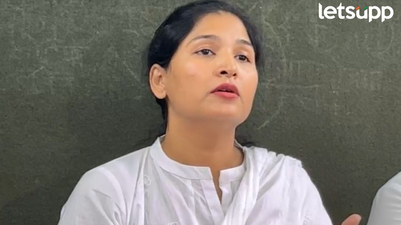 Karuna Munde यांचे धनंजय मुंडेंवर गंभीर आरोप तर परिणाम भोगावे लागतील म्हणत भाजपला इशारा Karuna Munde यांचे धनंजय मुंडेंवर गंभीर आरोप तर परिणाम भोगावे लागतील म्हणत भाजपला इशारा