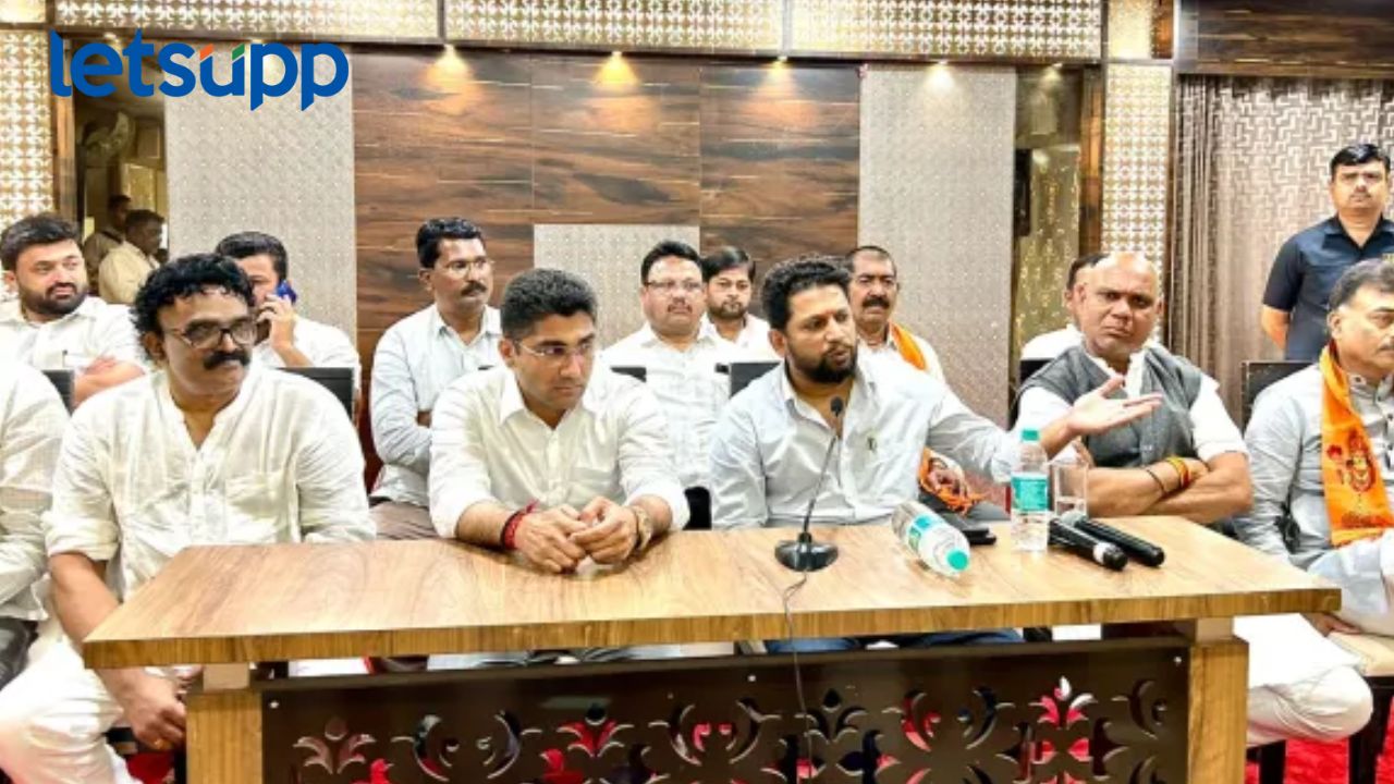 लोकसभेची मोर्चेबांधणी! नगरमध्ये उद्या महायुतीचा मेळावा, नेत्यांनी लोकसभेसाठी फुंकले रणशिंग लोकसभेची मोर्चेबांधणी! नगरमध्ये उद्या महायुतीचा मेळावा, नेत्यांनी लोकसभेसाठी फुंकले रणशिंग