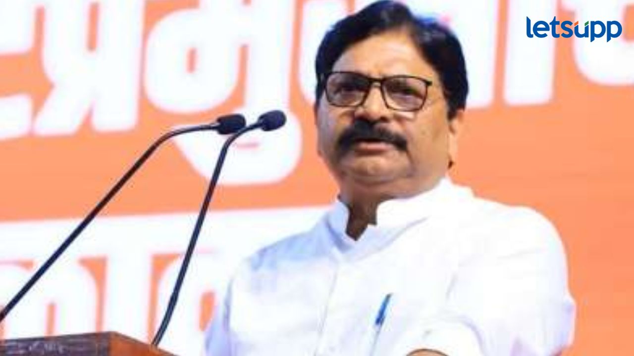 रवींद्र वायकरांच्या अडचणीत वाढ, जोगेश्वरी भूखंड घोटाळ्याप्रकणी ईडीकडून समन्स, मंगळवारी होणार चौकशी Ravindra Waikar