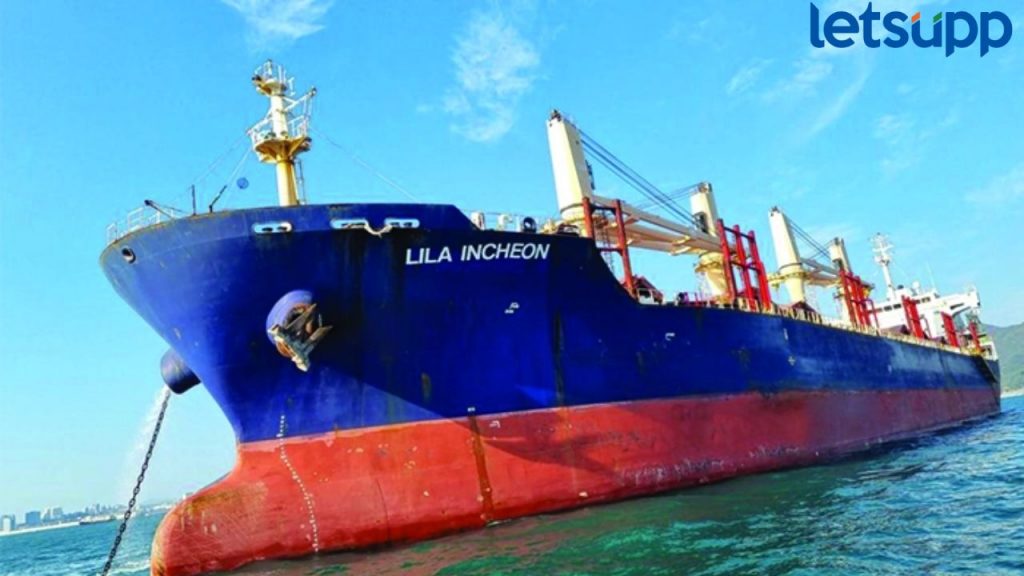 Ship Hijacked: सोमालिया किनारपट्टीवर मालवाहू जहाज हायजॅक, क्रुमध्ये 15 भारतीयांचं अपहरण