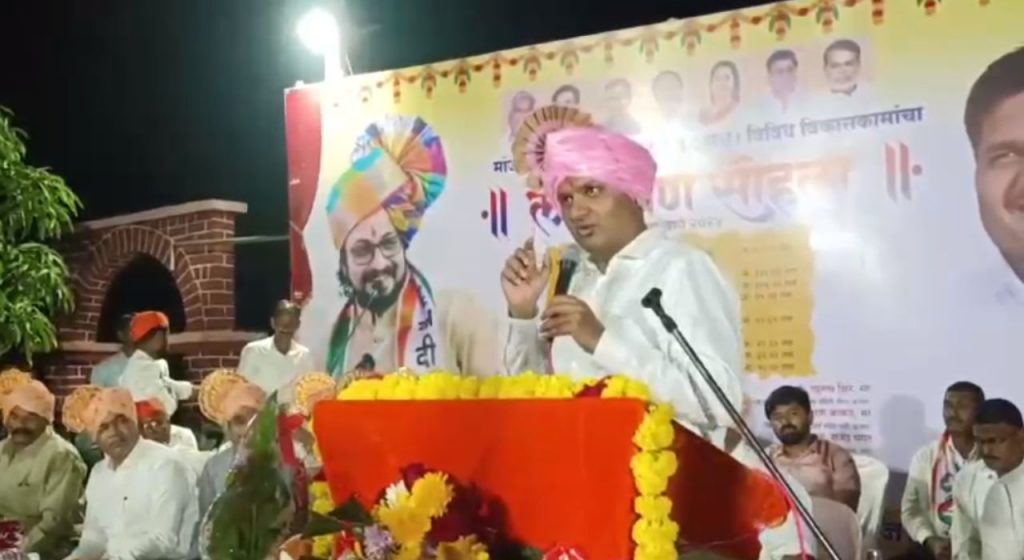 Ahmednagar : 'थोडं थांबा, लवकरच 'मविआ' सरकार येणार'; राष्ट्रवादीच्या आमदाराचा दावा