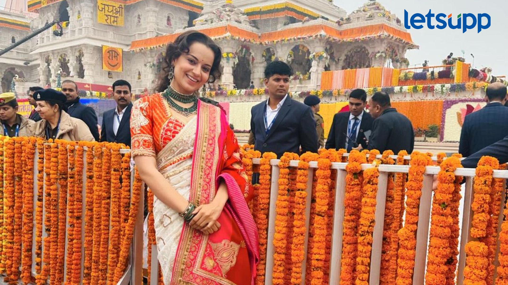 Ram Mandir Ayodhya: पाऊले चालती अयोध्येची वाट! कंगणाने घेतली बाबाची भेट, पाहा फोटो