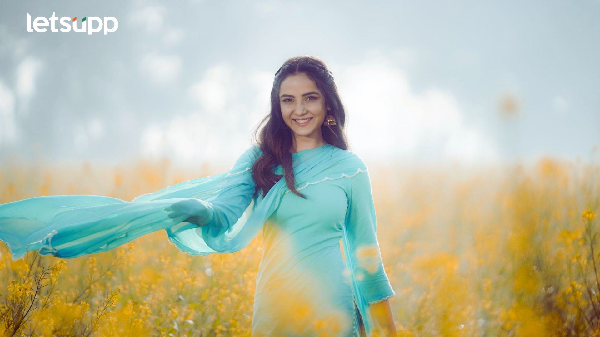 Jasmin Bhasin : ‘वॉर्निंग 2’साठी स्मिन भसीनने केले पहिल्यांदा पंजाबी डबिंग Jasmin Bhasin : 'वॉर्निंग 2'साठी स्मिन भसीनने केले पहिल्यांदा पंजाबी डबिंग