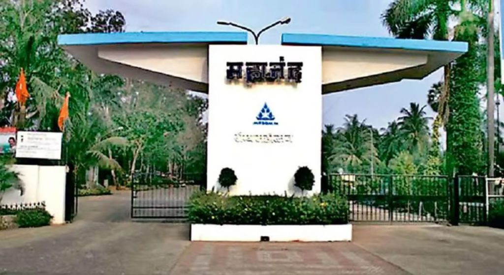 Mahanand Dairy : 'महानंद'चा कारभार 'एनडीबीबी'च्या दावणीला; गुजरातस्थित संस्थेला ग्रीन सिग्नल?