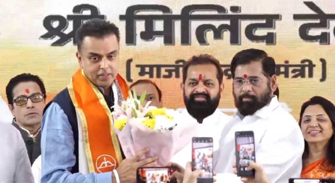 ‘माझ्यासाठी निर्णय घेणं सोपं नव्हतं पण’.. काँग्रेसला सोडचिठ्ठी देत देवरांनी सांगितली ‘अंदर की बात’ 'माझ्यासाठी निर्णय घेणं सोपं नव्हतं पण'.. काँग्रेसला सोडचिठ्ठी देत देवरांनी सांगितली 'अंदर की बात'