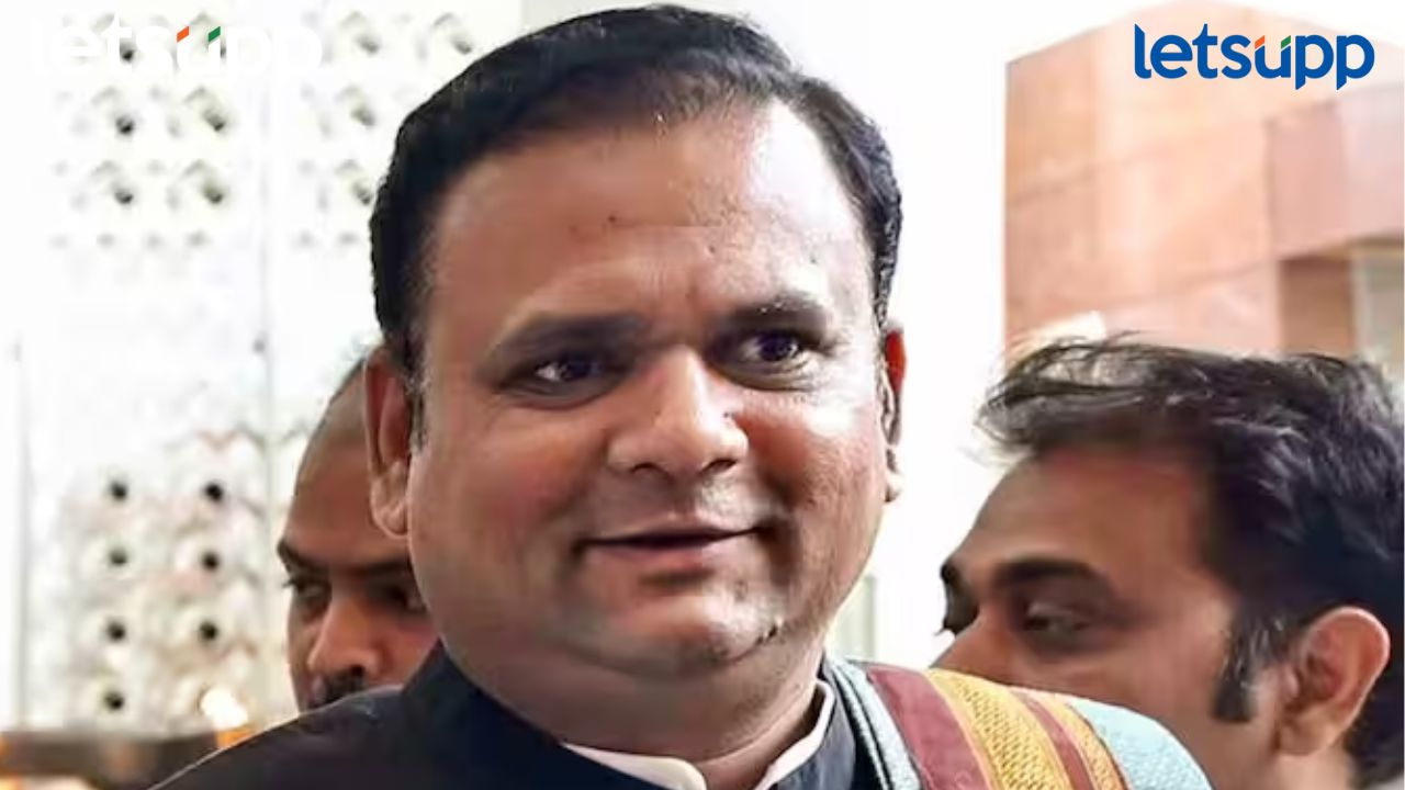मोठी बातमी! गोगावलेंचा अवैध व्हीप नार्वेकरांनी कसा ठरवला वैध?; स्वतःच केला खुलासा Rahul Narvekar : SC ने गोगावलेंचा अवैध ठरवलेला व्हीप विधानसभा अध्यक्षांनी वैध कसा ठरवला?
