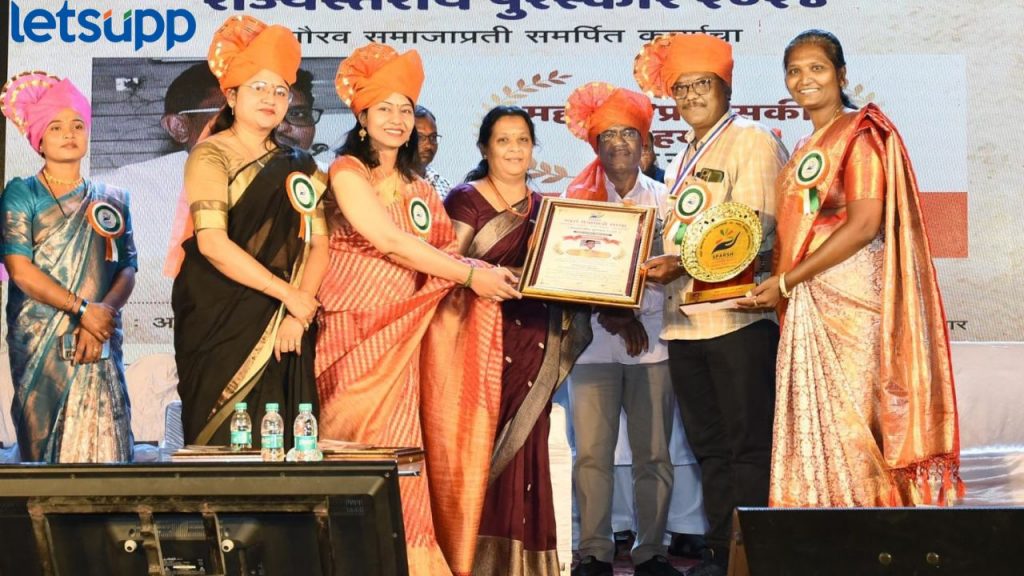 पोस्टाचे संतोष यादव यांच्यासह चाळीस जणांचा राज्यस्तरीय पुरस्काराने सन्मान