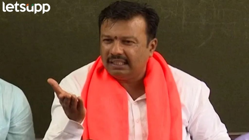 जरांगेंनी काल जे काही केलं तो तमाशा होता, त्यामुळे समाजाची बदनामी; बारस्करांचा हल्लाबोल